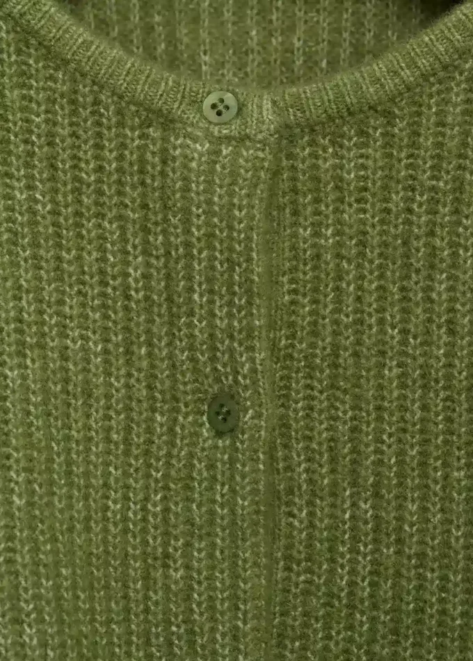 Strickjacke mit Knöpfen Strickjacke mit Knöpfen