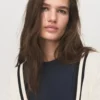 Strickjacke mit kontrastierenden Streifen