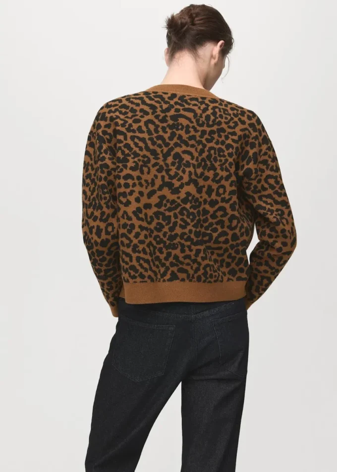 Strickjacke mit Leopardenmuster Strickjacke mit Leopardenmuster