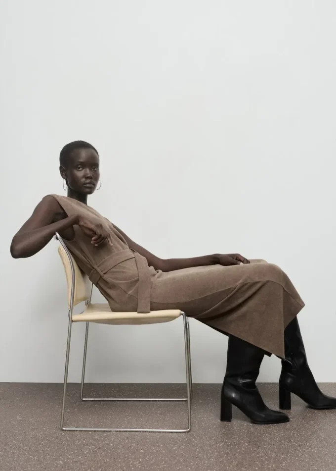 Strickkleid mit Gürtel Strickkleid mit Gürtel