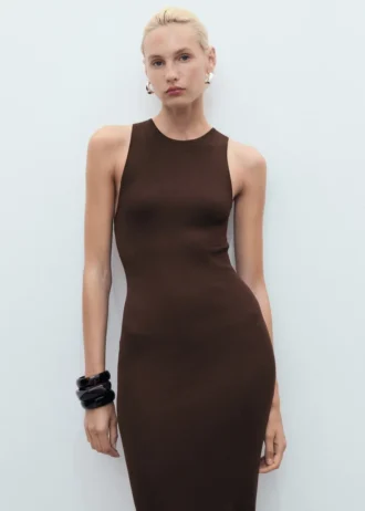 Strickkleid mit Neckholder-Ausschnitt