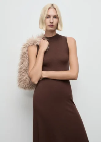 Strickkleid mit Rollkragen Strickkleid mit Rollkragen
