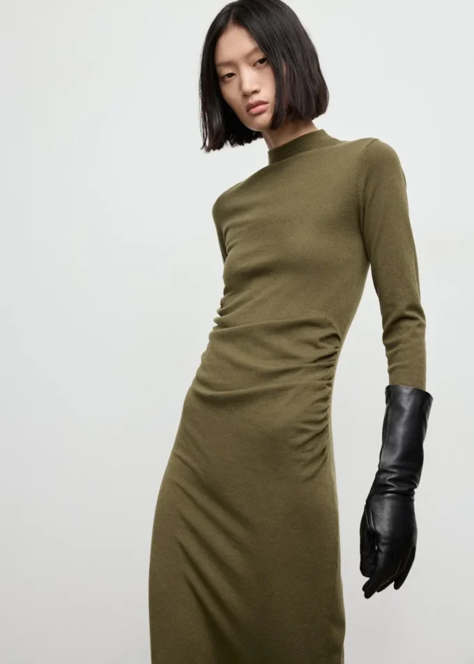 Strickkleid mit Rollkragen Strickkleid mit Rollkragen