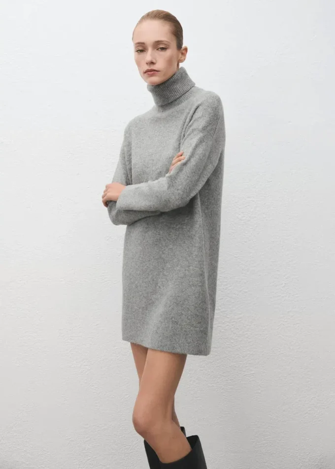 Strickkleid mit Rollkragen Strickkleid mit Rollkragen