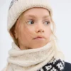 Strickmütze mit Bommel