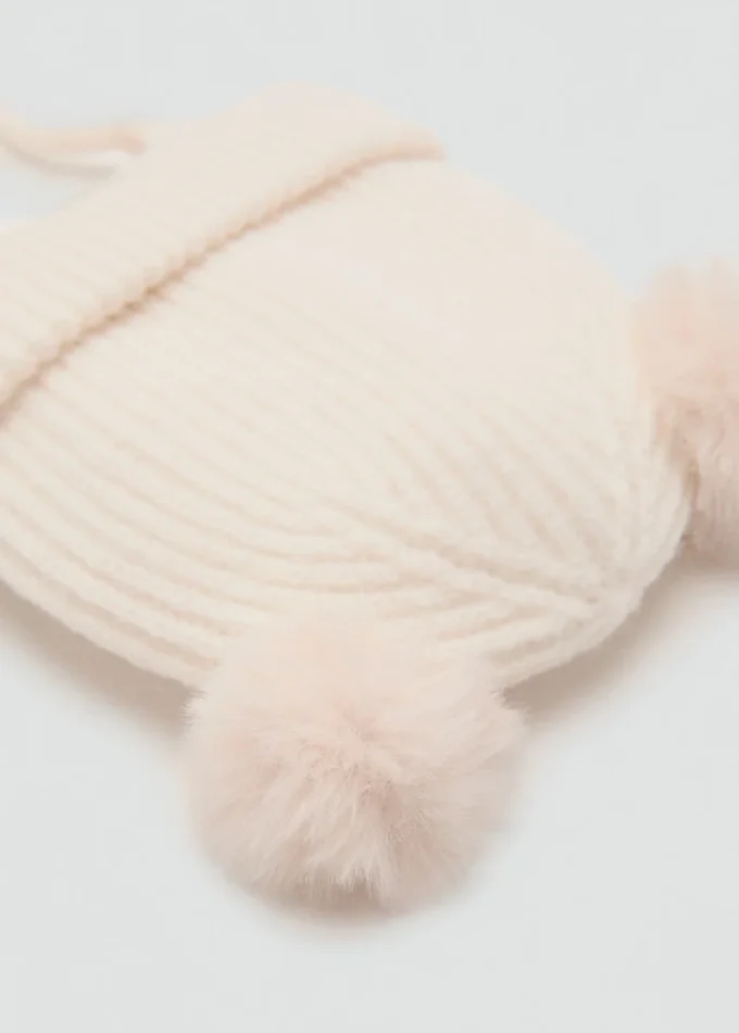 Strickmütze mit Bommel Strickmütze mit Bommel