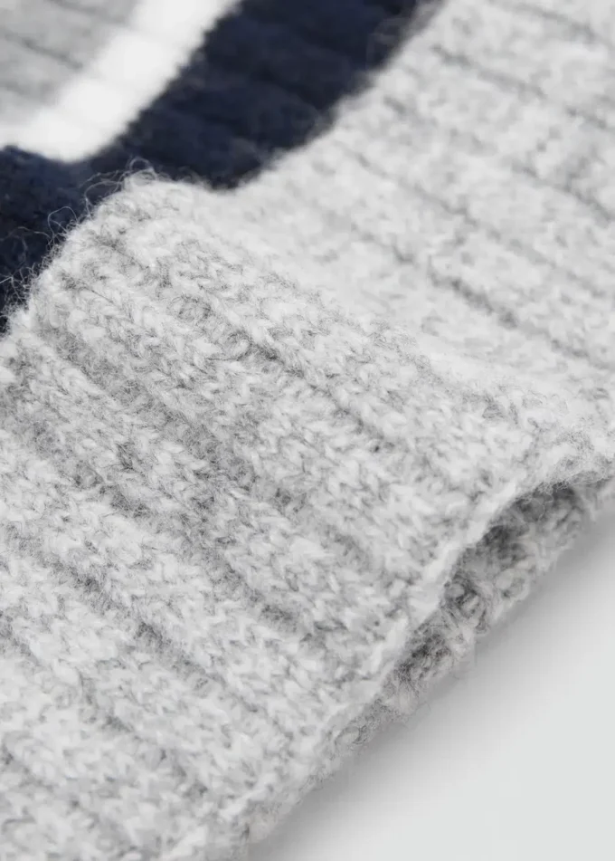 Strickmütze mit Bommel Strickmütze mit Bommel