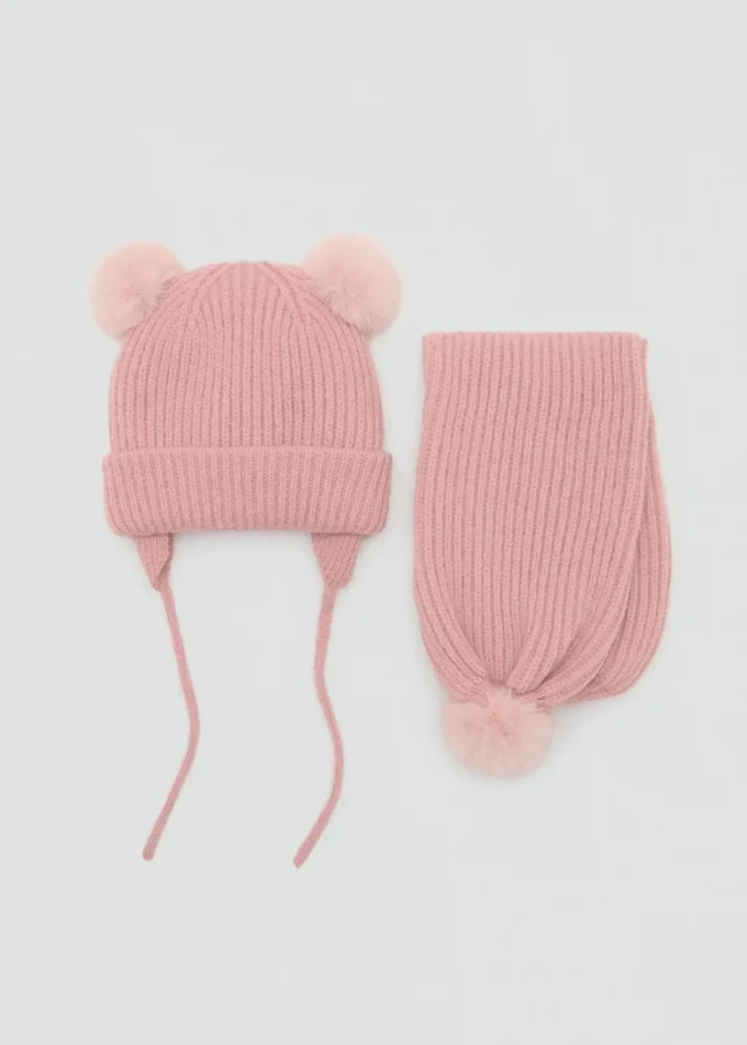 Strickmütze mit Bommel Strickmütze mit Bommel