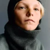 Strickmütze mit Ohrenschützern Strickmütze mit Ohrenschützern