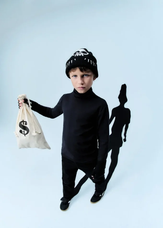 Strickmütze mit Totenkopf Strickmütze mit Totenkopf