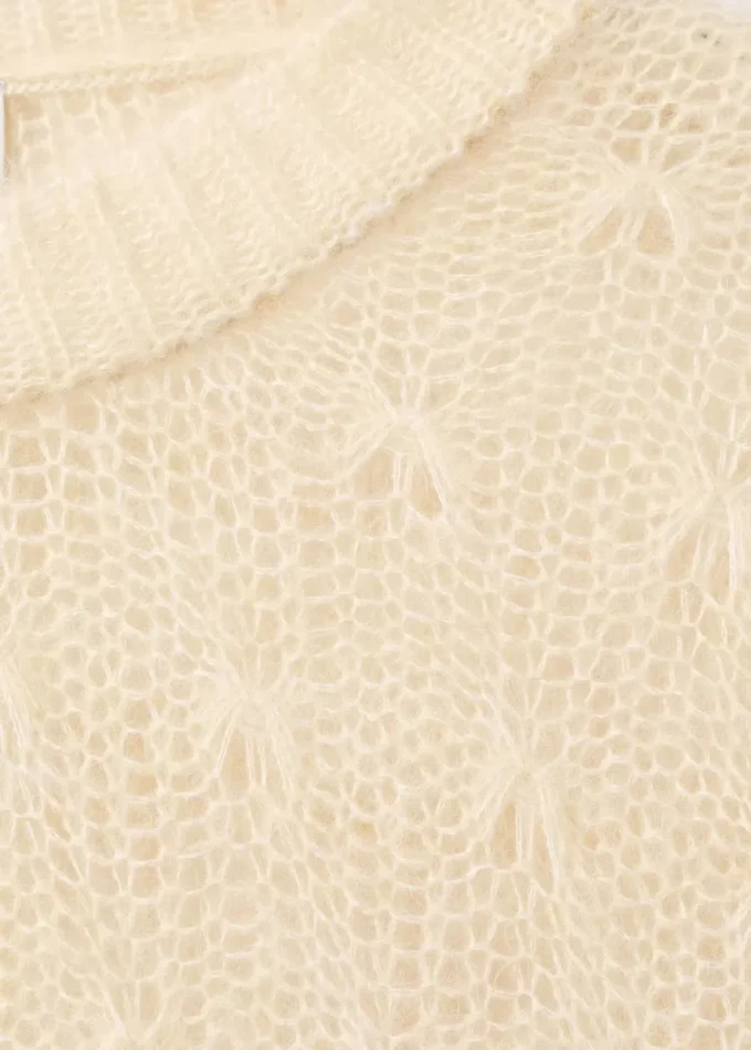 Strickpullover mit Lochmuster