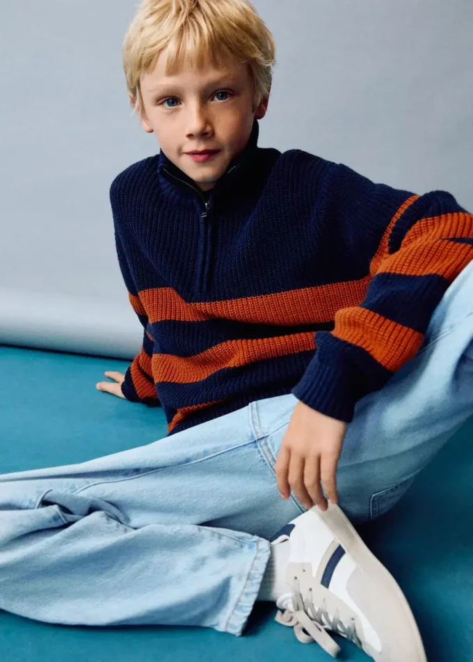 Strickpullover mit Perkins-Ausschnitt