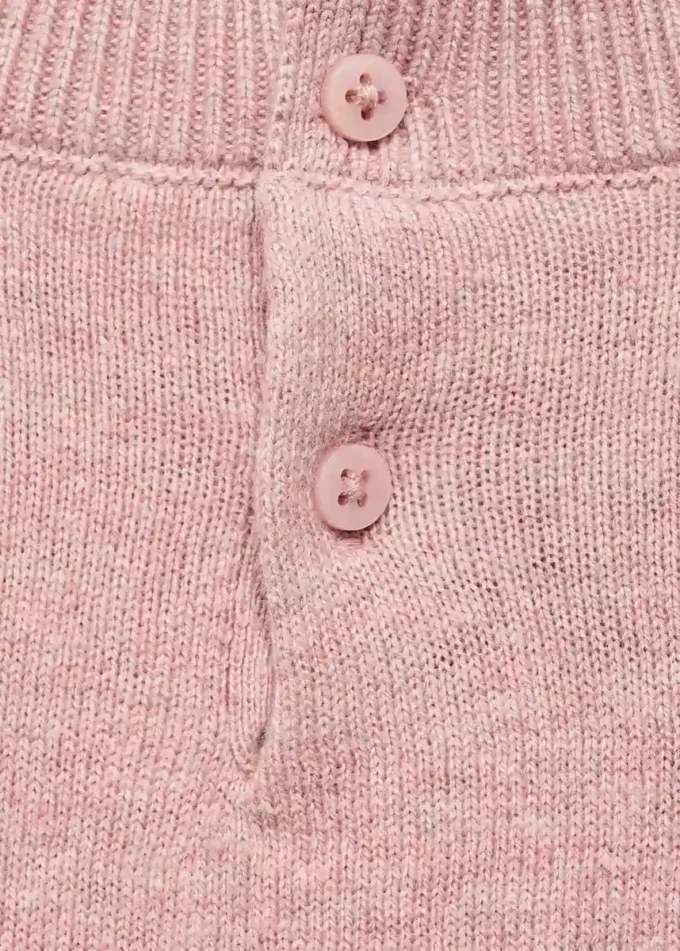 Strickpullover mit Rüschen