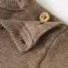 Strickpullover mit Tasche Strickpullover mit Tasche