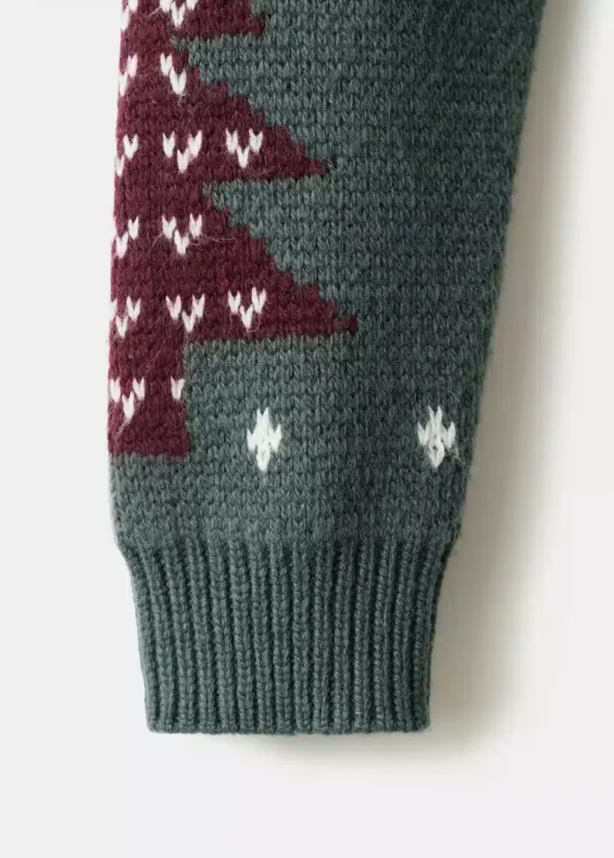 Strickpullover mit Weihnachtsmotiv