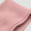 Strickschal mit Quaste
