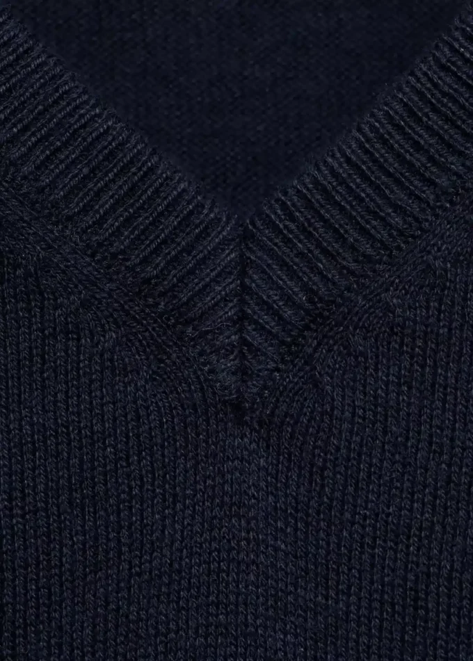 Strickweste mit V-Ausschnitt
