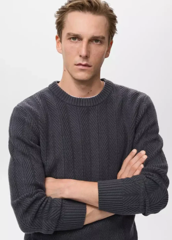 Strukturierter Pullover mit Fischgrätenmuster
