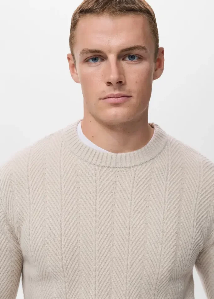Strukturierter Pullover mit Fischgrätenmuster
