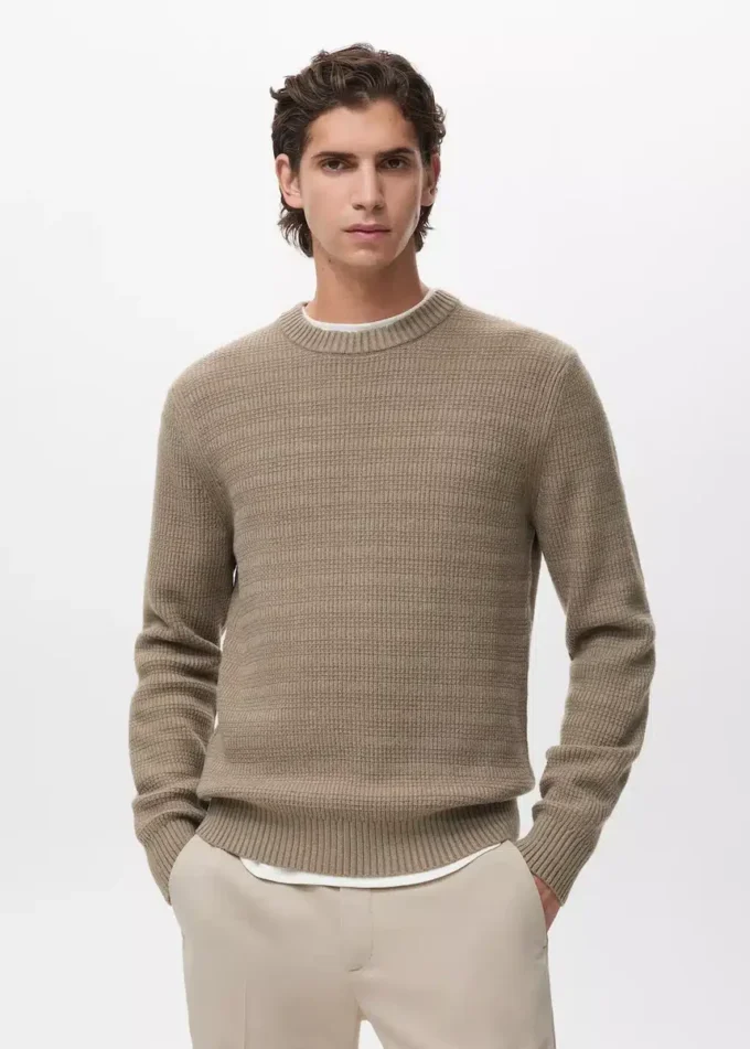 Strukturierter Strickpullover