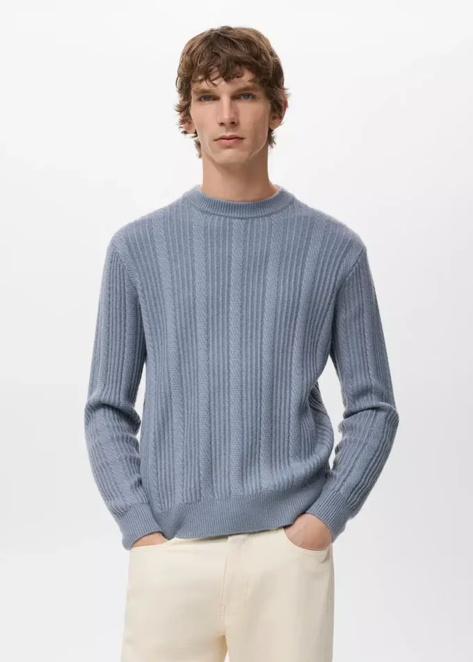 Strukturierter Strickpullover