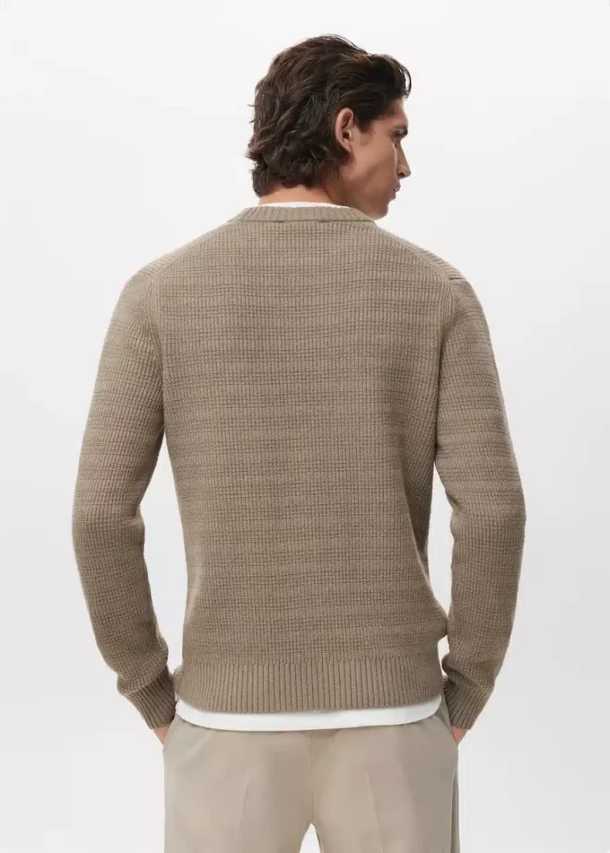 Strukturierter Strickpullover