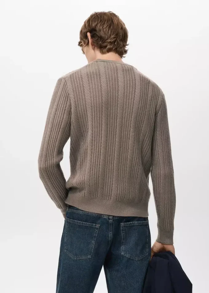Strukturierter Strickpullover