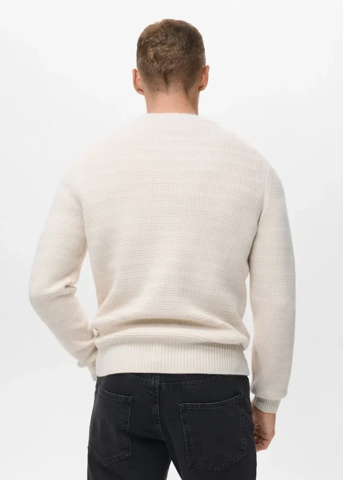 Strukturierter Strickpullover