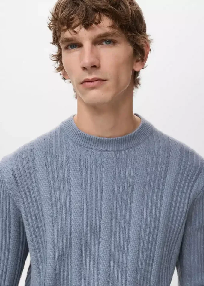 Strukturierter Strickpullover