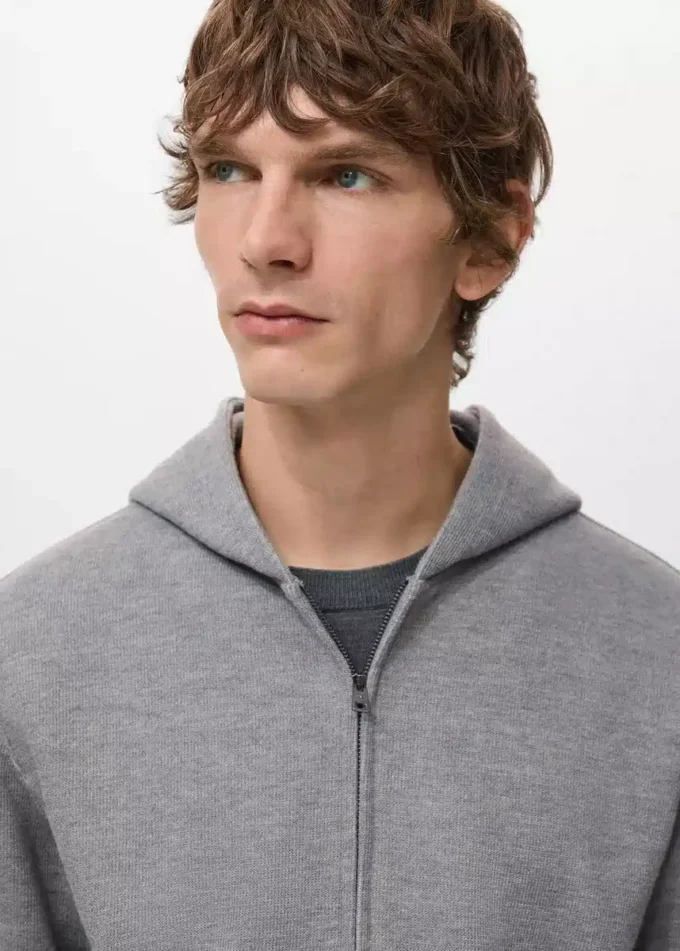 Strukturiertes Kapuzensweatshirt Strukturiertes Kapuzensweatshirt