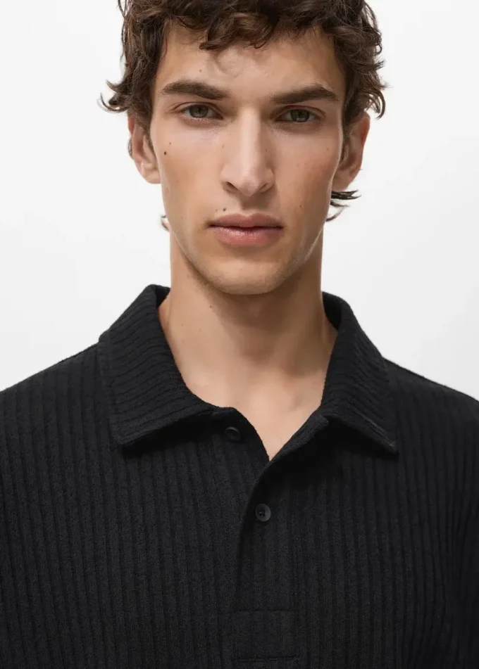 Strukturiertes Strick-Poloshirt Strukturiertes Strick-Poloshirt