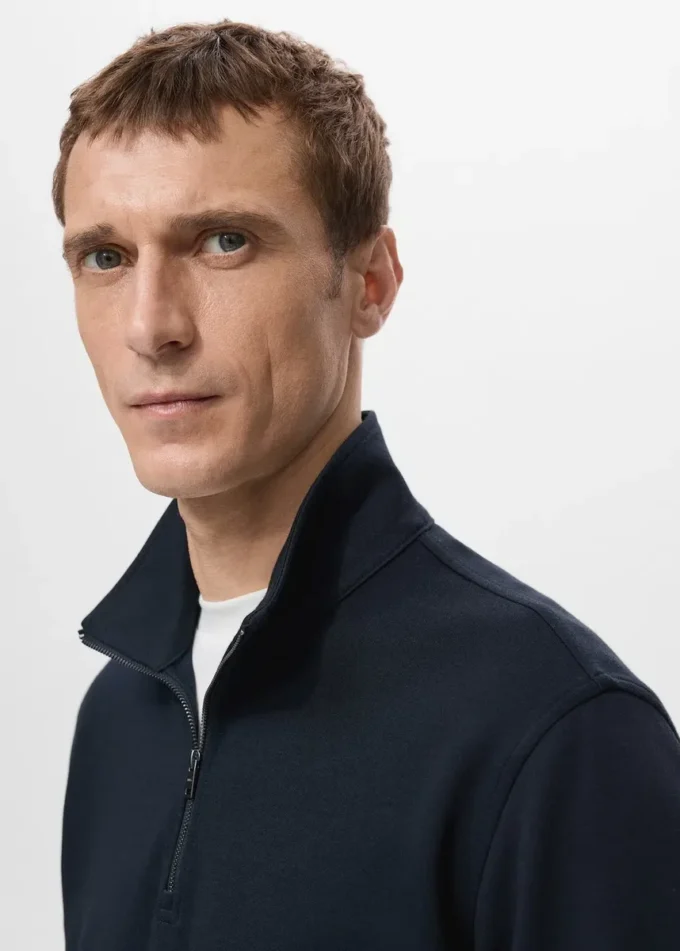Sweatshirt mit normaler Passform und Reißverschluss am Kragen