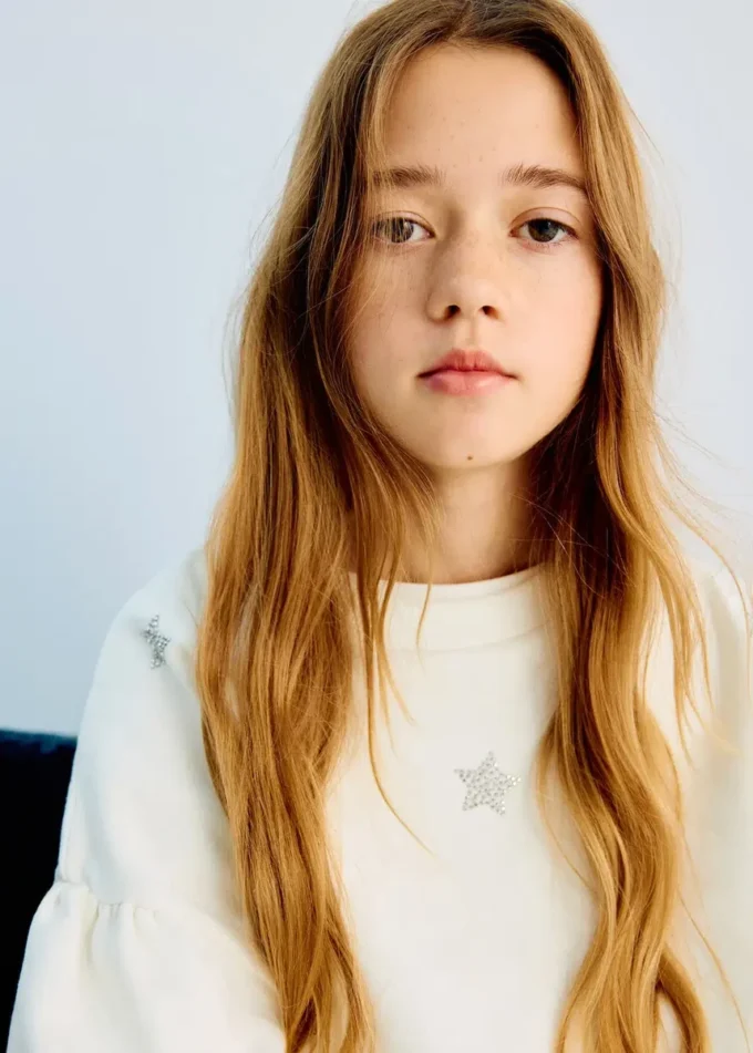 Sweatshirt mit Strasssteinen in Sternform Sweatshirt mit Strasssteinen in Sternform