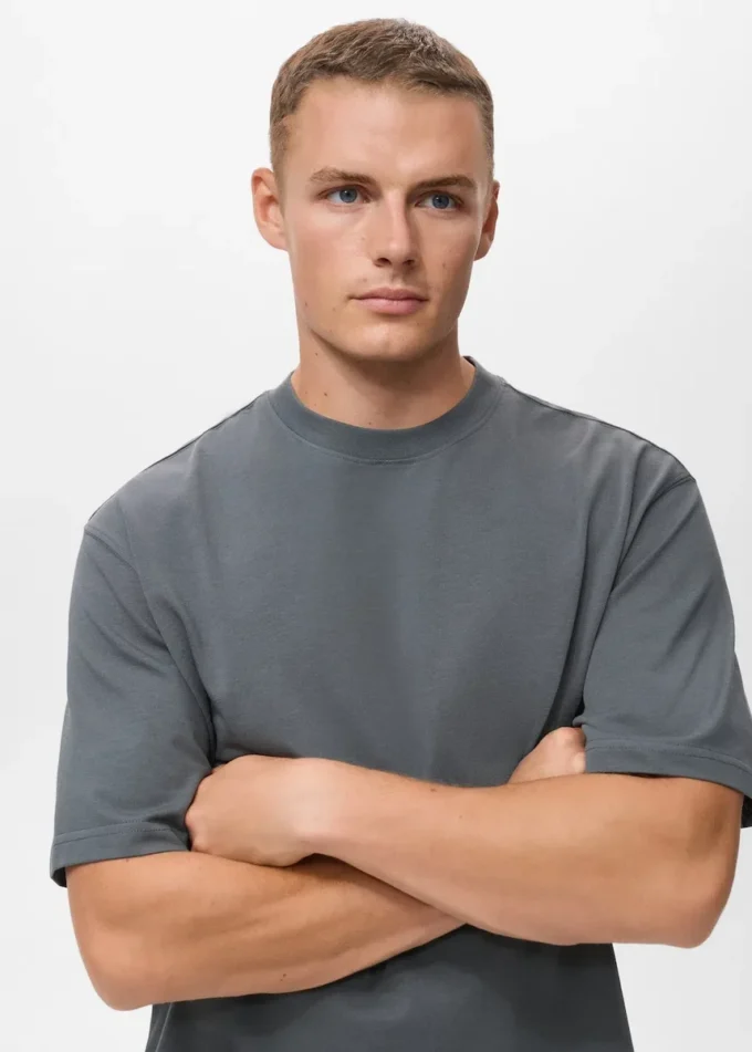 T-Shirt aus 100 % Baumwolle mit lockerer Passform T-Shirt aus 100 % Baumwolle mit lockerer Passform