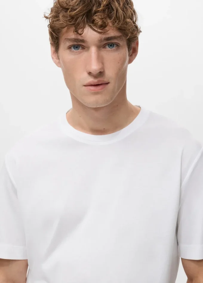 T-Shirt aus 100 % Baumwolle, reguläre Passform T-Shirt aus 100 % Baumwolle, reguläre Passform