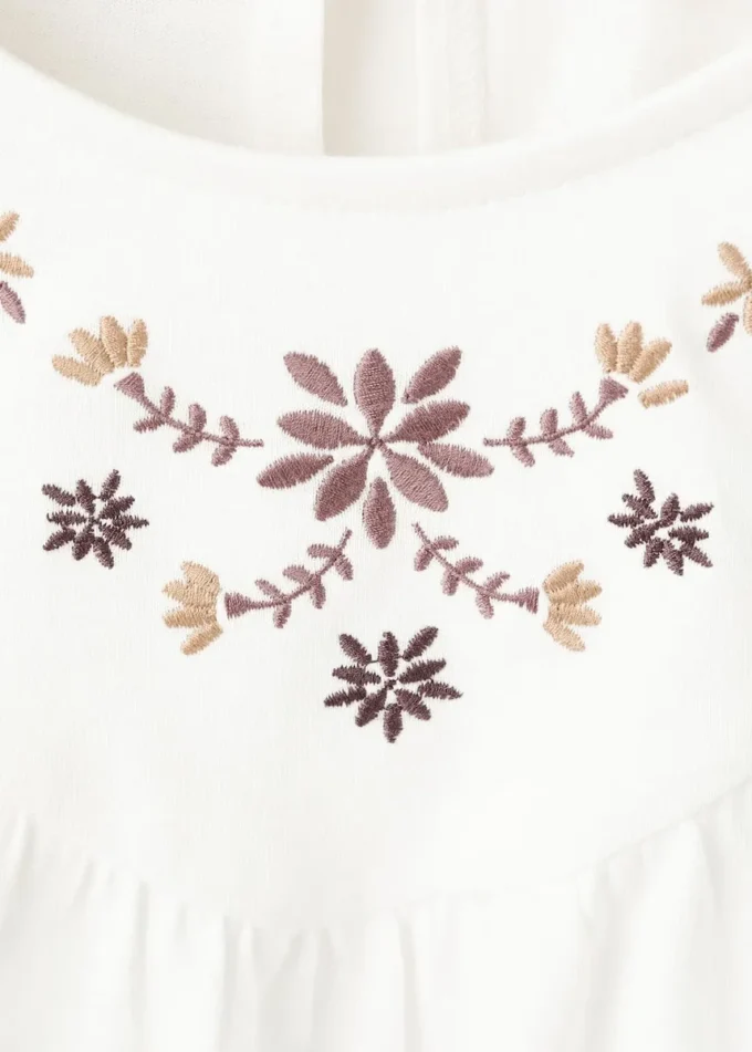 T-Shirt mit Blumenstickerei T-Shirt mit Blumenstickerei
