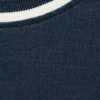 T-Shirt mit kontrastierendem Ausschnitt T-Shirt mit kontrastierendem Ausschnitt
