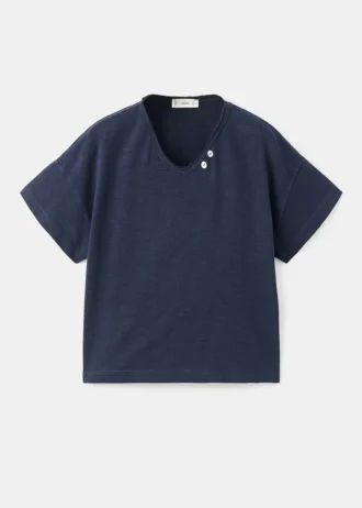 T-Shirt mit Perlmuttknöpfen
