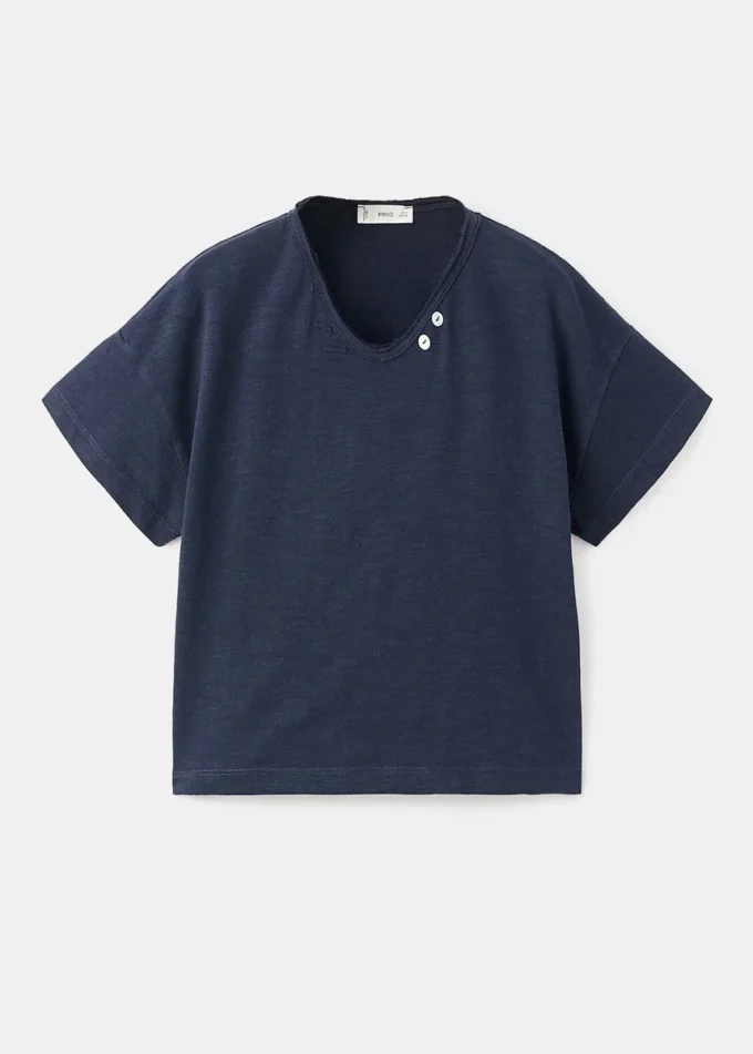T-Shirt mit Perlmuttknöpfen T-Shirt mit Perlmuttknöpfen