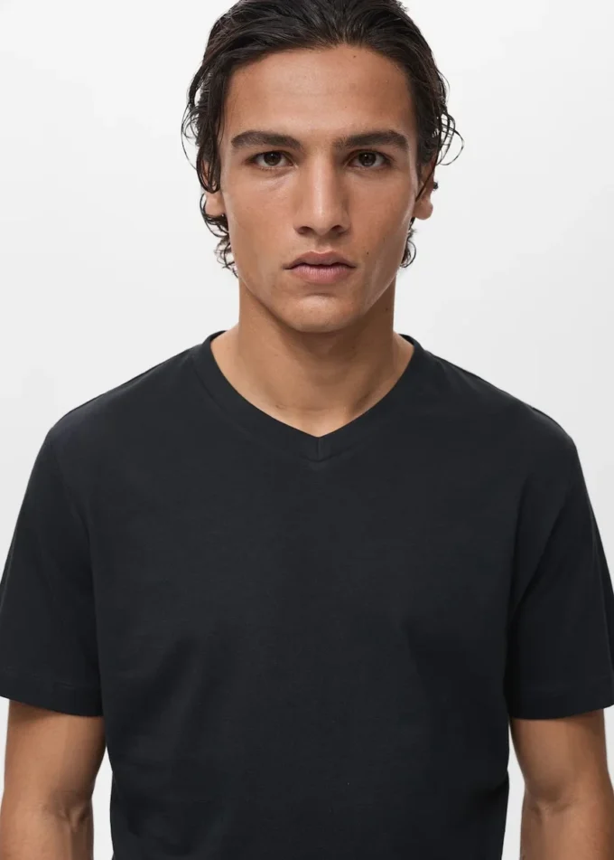 T-Shirt mit V-Ausschnitt