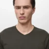 T-Shirt mit V-Ausschnitt