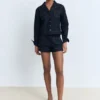 Taillierte Jeansjacke mit Taschen Taillierte Jeansjacke mit Taschen