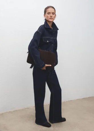 Taillierte Jeansjacke mit Taschen