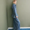Taillierte Jeansjacke mit Taschen Taillierte Jeansjacke mit Taschen