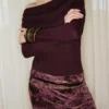 Taillierter Pullover mit drapiertem Ausschnitt