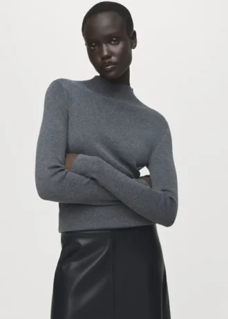 Taillierter Pullover mit Perkins-Ausschnitt