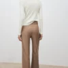 Taillierter Pullover mit Perkins-Ausschnitt