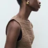 Tailliertes Kleid mit Struktur Tailliertes Kleid mit Struktur