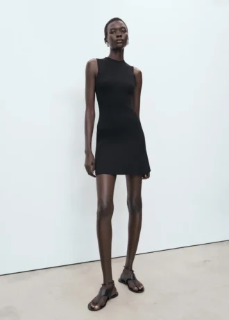 Tailliertes Strickkleid