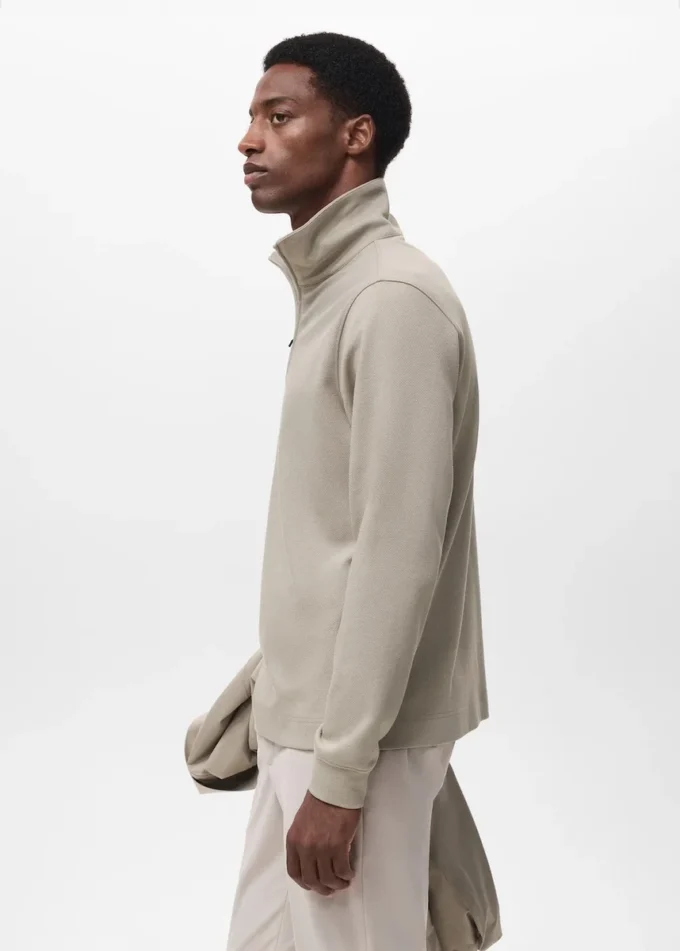 Technisches Sweatshirt mit Reißverschluss und regulärer Passform Technisches Sweatshirt mit Reißverschluss und regulärer Passform